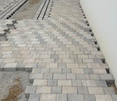 Pflasterarbeiten in Einfahrt und Terrasse